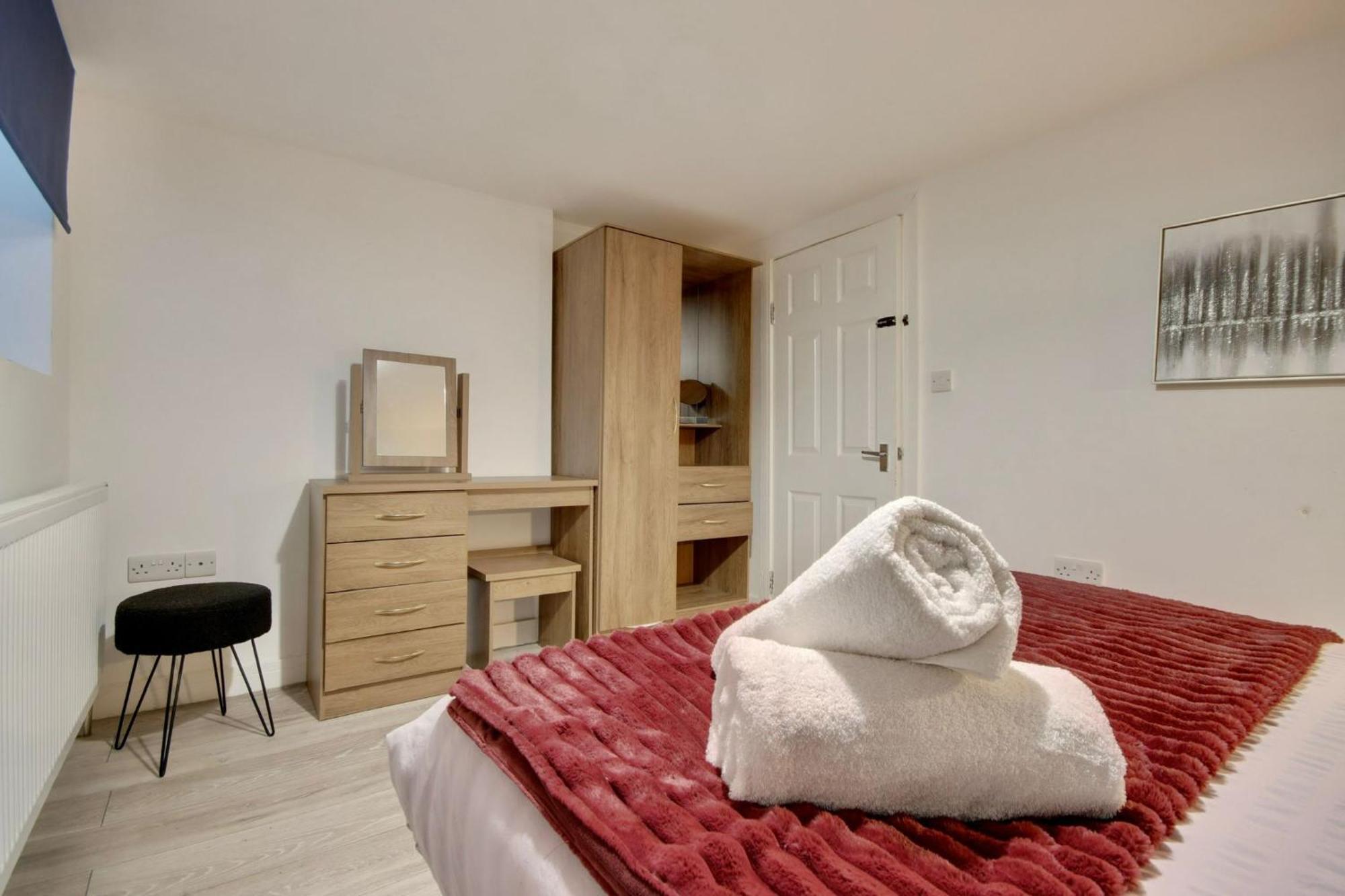Southsea Getaway Apartment With Pool Table And Hot Tub Portsmouth Dış mekan fotoğraf