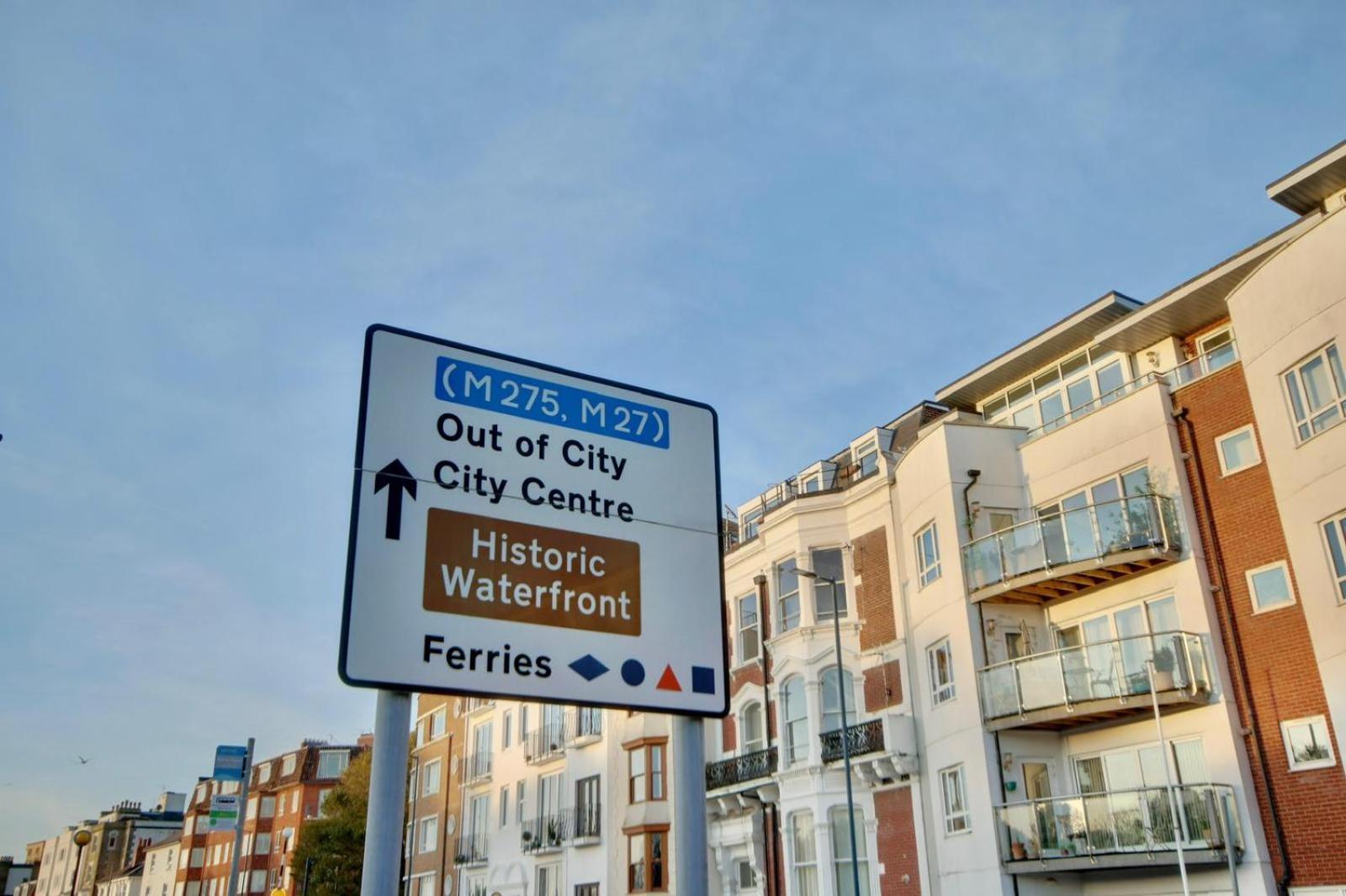 Southsea Getaway Apartment With Pool Table And Hot Tub Portsmouth Dış mekan fotoğraf