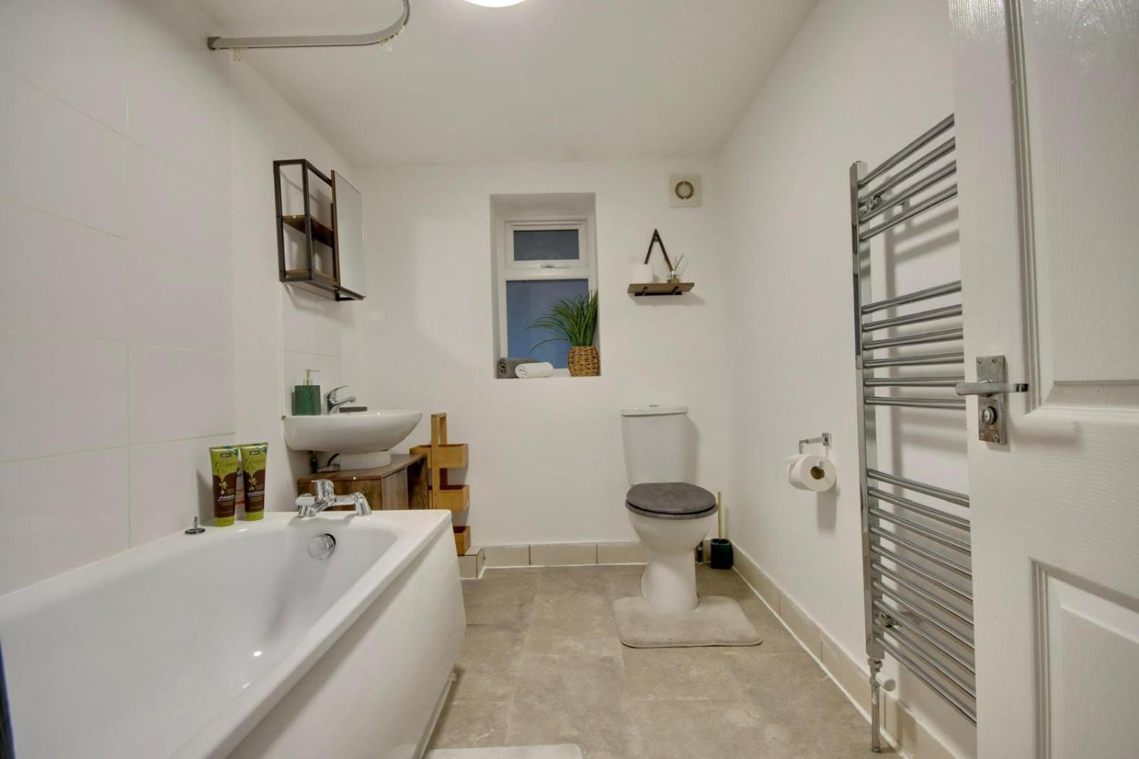 Southsea Getaway Apartment With Pool Table And Hot Tub Portsmouth Dış mekan fotoğraf