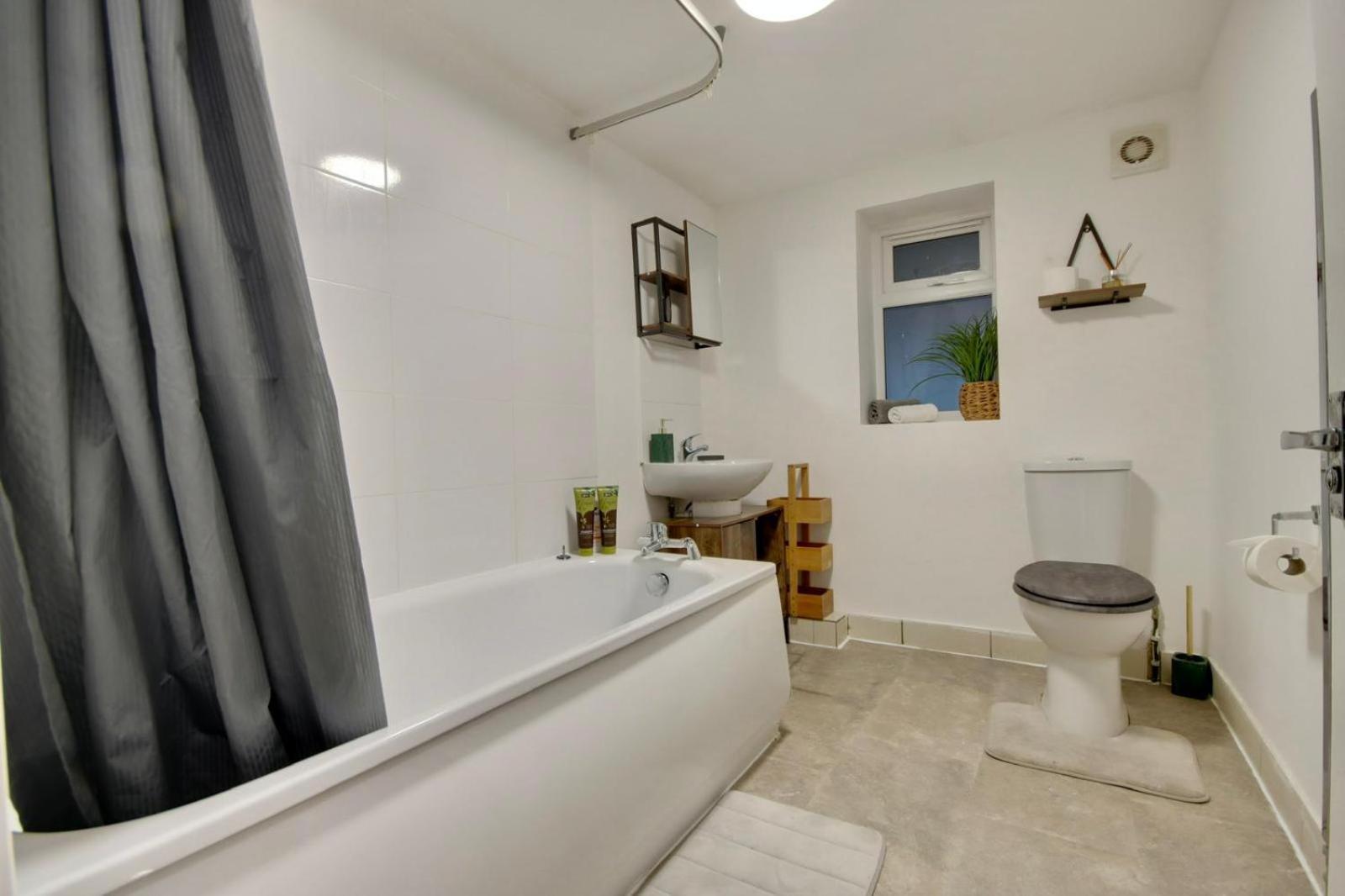 Southsea Getaway Apartment With Pool Table And Hot Tub Portsmouth Dış mekan fotoğraf